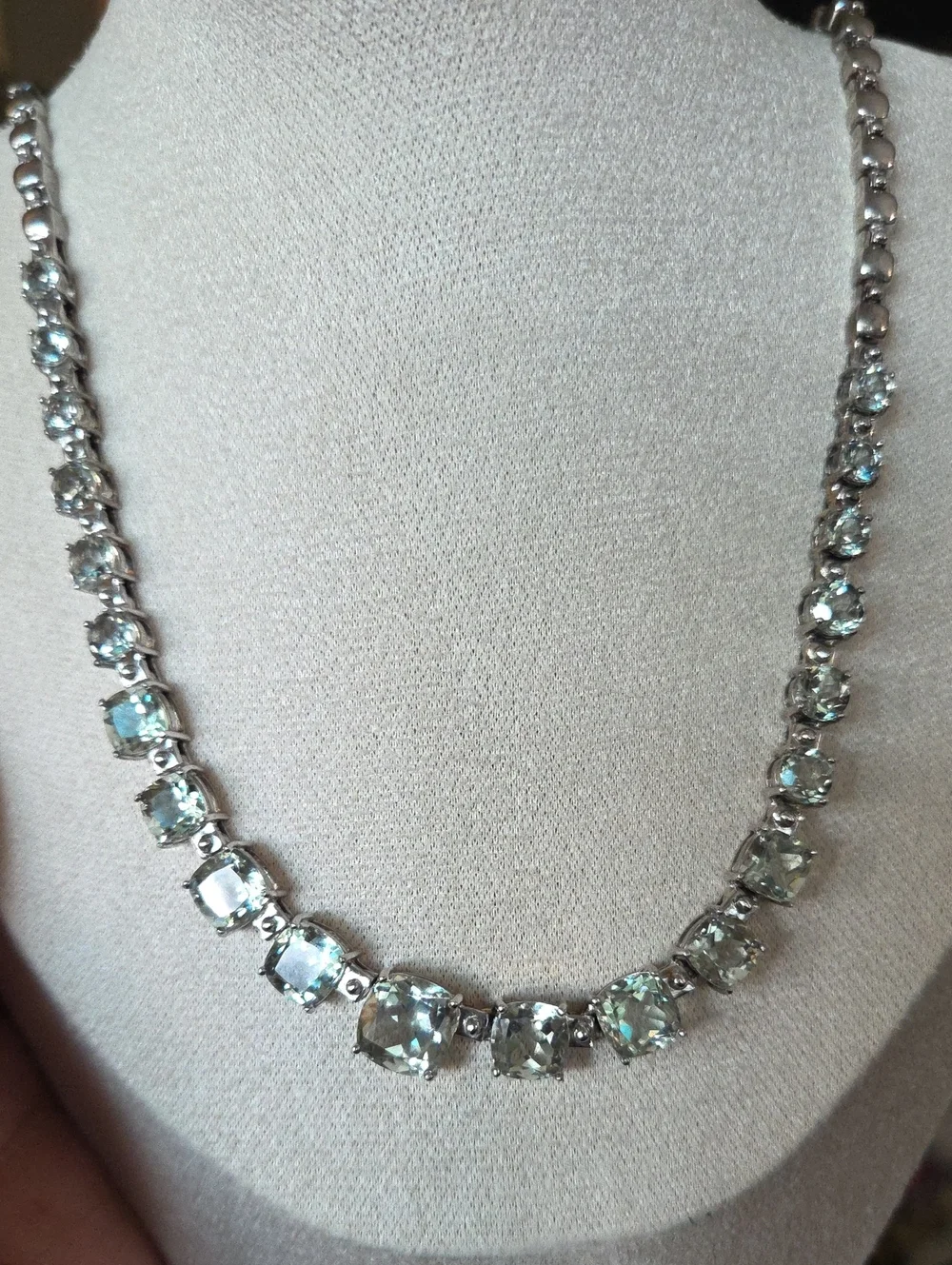 Geniune Prasiolite And Sterling Silver Necklace Graduated ,Faceted Stones EUC